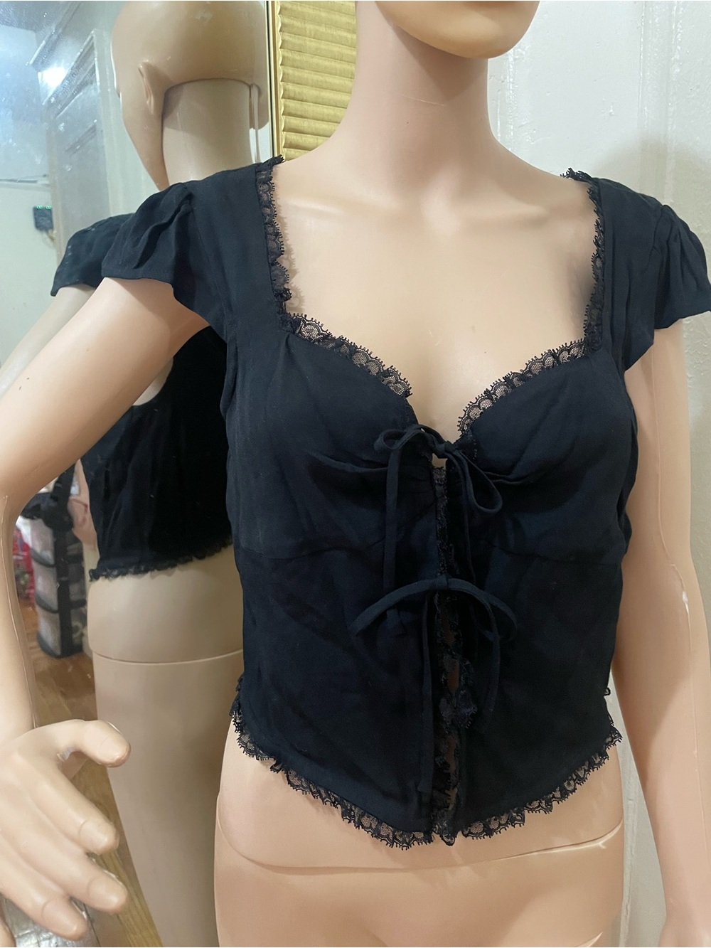 Reformation Black Lace-Trim Tie-Front Crop Top - Picture 4 of 16
